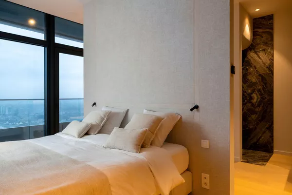 textielwand in hotelkamer